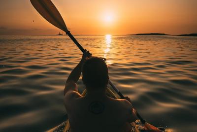 SUNSET WINE TOUR by KAYAK or SUP SUNSET WINE TOUR by KAYAK or SUP