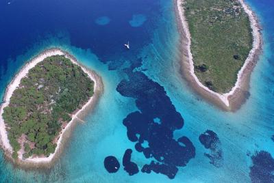 Blue Lagoon and Trogir Half-Day Speedboat Tour from Split Blue Lagoon and Trogir Half-Day Speedboat Tour from Split
