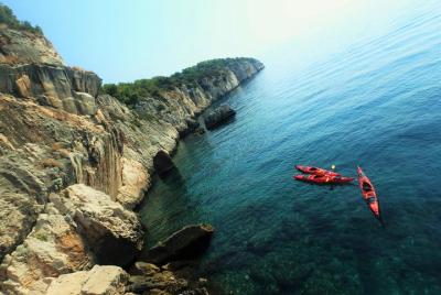 Southern cliffs sea kayak adventure Southern cliffs sea kayak adventure