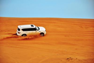 7-Hour Small-Group 4x4 Jeep Safari Tour in Dubai