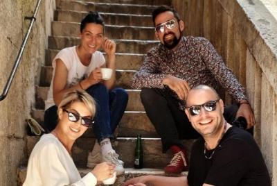 Chat & Wine with a Local Chat & Wine with a Local