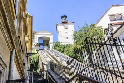 Afternoon Zagreb Walking tour with funicular ride in English Afternoon Zagreb Walking tour with funicular ride in English
