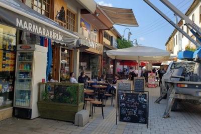 Traditional Food Tour in Wall City of Nicosia