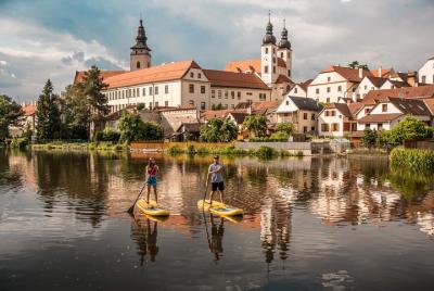 Small-Group SUP Paddle Boarding Experience in Telč