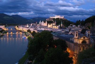 Daily Door to door Shared Shuttle bus from Cesky Krumlov to Salzb Daily Door to door Shared Shuttle bus from Cesky Krumlov to Salzb
