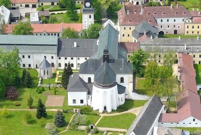 2 days trip from Prague to UNESCO Heritage Kutna Hora Zdar nad Sazavou Litomysl