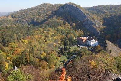 Off the beaten track hiking tour in Bohemian Karst