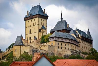 Karlstejn Castle And Glass Factory Excursion With Three Course Tasting Lunch