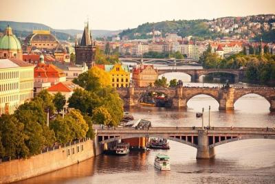 Private Airport Transfer Prague City Center to Prague Airport (PR