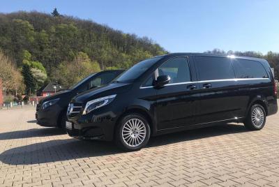 Luxury Private Transfer from Hotel to Prague Airport