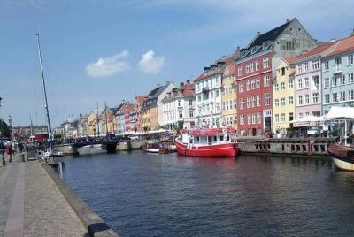 Private Copenhagen City Tour by Car Private Copenhagen City Tour by Car