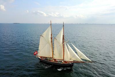 Sailing Cruises out of Copenhagen Harbour - Run up the sails with Sailing Cruises out of Copenhagen Harbour - Run up the sails with