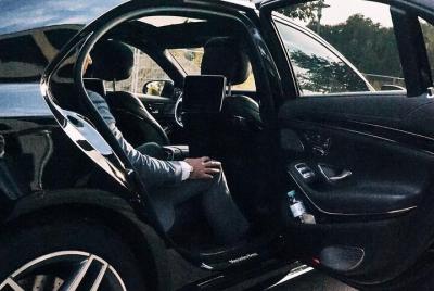 Departure Private Transfer: Copenhagen to Copenhagen Airport CPH in Business Car