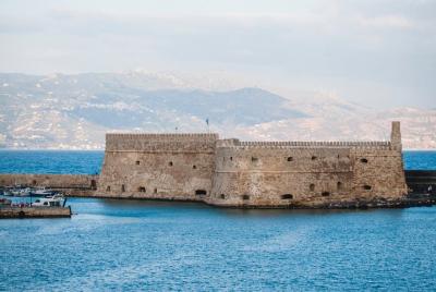 Private Airport Transfer: Heraklion Airport (HER) to Heraklion
