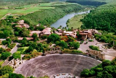  Catalina VIP and Altos De Chavon Full-Day Tour