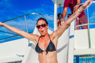 Paradise Boat VIP snorkeling and Party