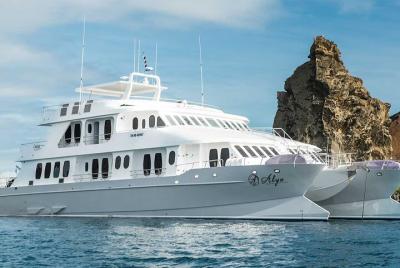 Galapagos Luxury Experience 6 Day Cruise 