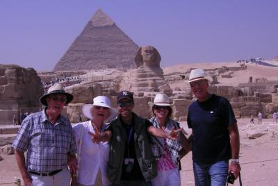 Custom tour to Giza pyramids and felucca ride on the Nile