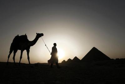 Giza Pyramids, Sakkara, and Memphis American Agent with A/C Priva