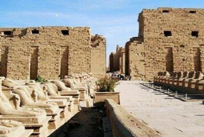 cheap trip -from hurghada to luxor , return and lunch(Entrance fe