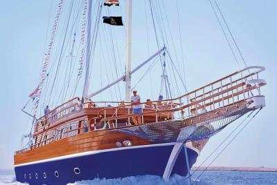 Pirates Premier Snorkeling VIP Boat Trip With Sea Food Lunch - Hu