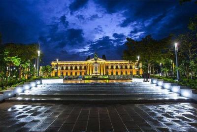 San Salvador City Tour by Night Culture, Food and Landscapes