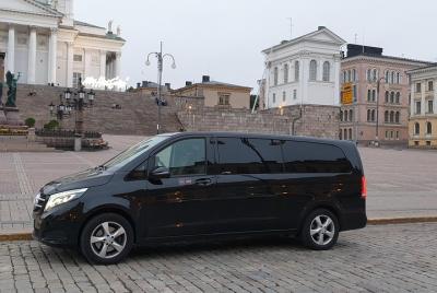 1 day guided tour to Helsinki from Tallinn by VIP car