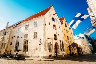 Tallinn Highlights and Marzipan Painting Masterclass