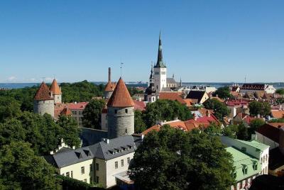 Private Tallinn TLL Airport - Tallinn City Round-Trip Transfer