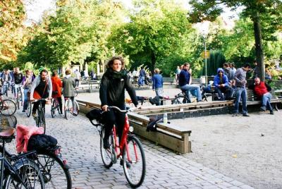 3-Hour Alternative Berlin Bike Tour: Vibes of Berlin 3-Hour Alternative Berlin Bike Tour: Vibes of Berlin