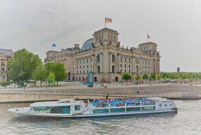 Berlin 1-Hour City Cruise: History and Main Attractions Berlin 1-Hour City Cruise: History and Main Attractions