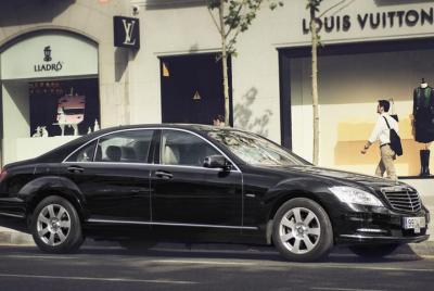 Round Trip Transfer Berlin Brandenburg (BER) to Berlin City by Luxury Car Round Trip Transfer Berlin Brandenburg (BER) to Berlin City by Luxury Car