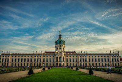 Berlin City Departure Private Transfer to Berlin Train Station in