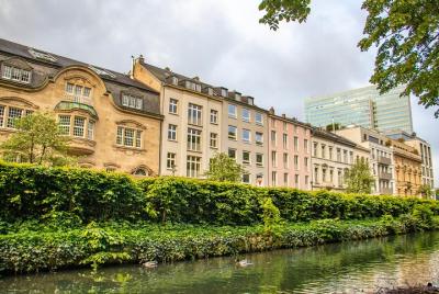Discover Dusseldorf in 60 Minutes with a Local - Walking Tour Discover Dusseldorf in 60 Minutes with a Local - Walking Tour