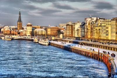 Departure Private Transfer Dusseldorf to Dusseldorf Train or Port by Luxury Van Departure Private Transfer Dusseldorf to Dusseldorf Train or Port by Luxury Van