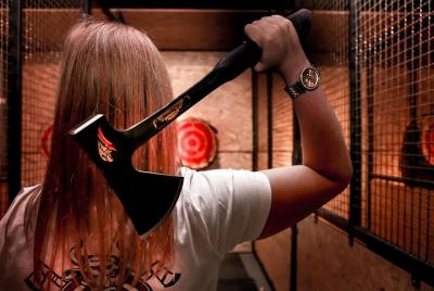 Indoor ax throwing and knife throwing in Weiterstadt