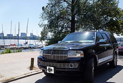 Private 5-Hour Hamburg Countryside Tour in a Large SUV Private 5-Hour Hamburg Countryside Tour in a Large SUV