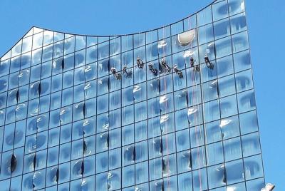 Hamburg: "All about the Elbphilharmonie" - A city tour for the whole family Hamburg: