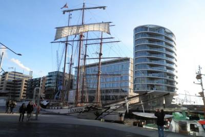 Guided Walking Tour in Hamburg: HafenCity, Speicherstadt and Elbe Philharmonic Hall Guided Walking Tour in Hamburg: HafenCity, Speicherstadt and Elbe Philharmonic Hall