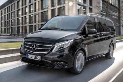 Hamburg Airport Transfers : Hamburg Airport XFW to Hamburg in Luxury Van Hamburg Airport Transfers : Hamburg Airport XFW to Hamburg in Luxury Van