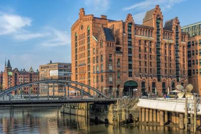 Arrival Private Transfers from Hamburg Airport HAM to Hamburg City Arrival Private Transfers from Hamburg Airport HAM to Hamburg City