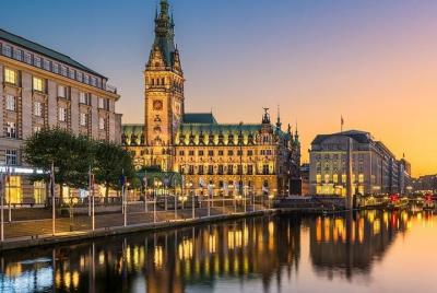 Hamburg Airport Transfers : Hamburg to Hamburg Airport XFW in Luxury Car Hamburg Airport Transfers : Hamburg to Hamburg Airport XFW in Luxury Car