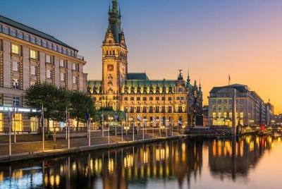 Hamburg Airport Transfers : Hamburg to Hamburg Airport XFW in Luxury Van Hamburg Airport Transfers : Hamburg to Hamburg Airport XFW in Luxury Van