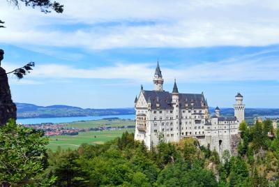 VIP tour to the royal castles Neuschwanstein and Linderhof from M VIP tour to the royal castles Neuschwanstein and Linderhof from M