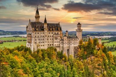 Private Tour to Neuschwanstein and more for groups.