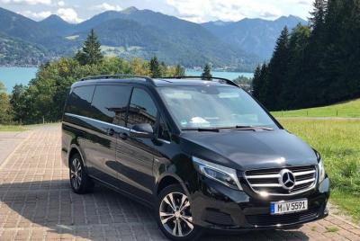 Private Neuschwanstein & Linderhof Tour in Mercedes V-Class (up t Private Neuschwanstein & Linderhof Tour in Mercedes V-Class (up t