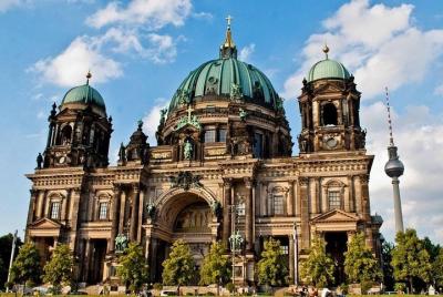 Private Shore Excursion: All-Highlights of Berlin (private round-