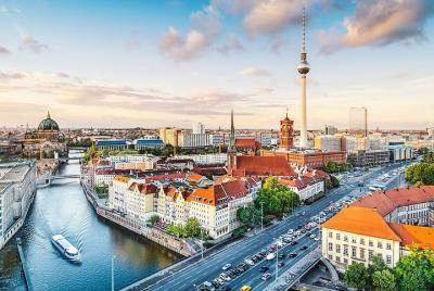 Berlin Airport Transfers : Berlin Airport SXF to Berlin City in Luxury Van Berlin Airport Transfers : Berlin Airport SXF to Berlin City in Luxury Van