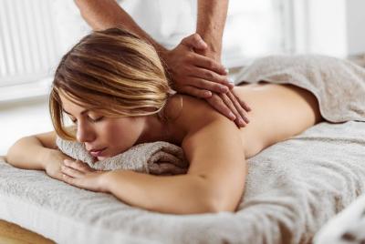 Aroma Massage - Enjoy a complete Spa experience from the comfort 