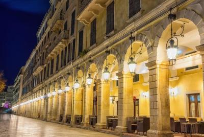 Corfu town: evening tour with wine (in German) Corfu town: evening tour with wine (in German)